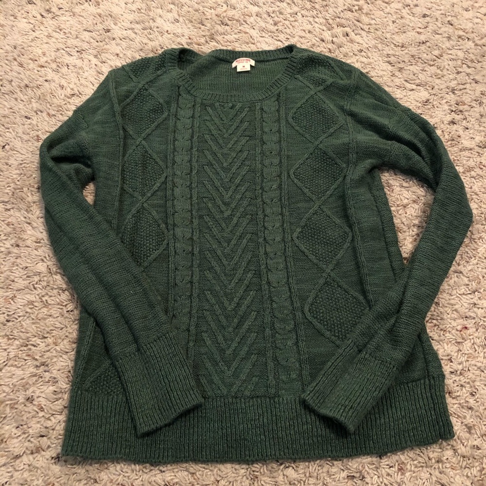 green cable knit sweater